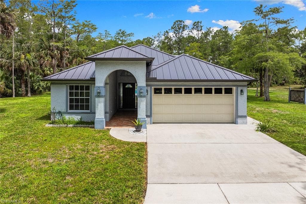530 22nd Ave NW, Naples, FL 34120-4