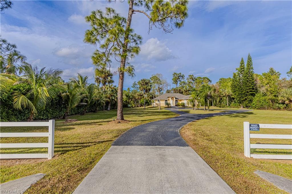 3611 17th Ave SW, Naples, Fl 34117-5