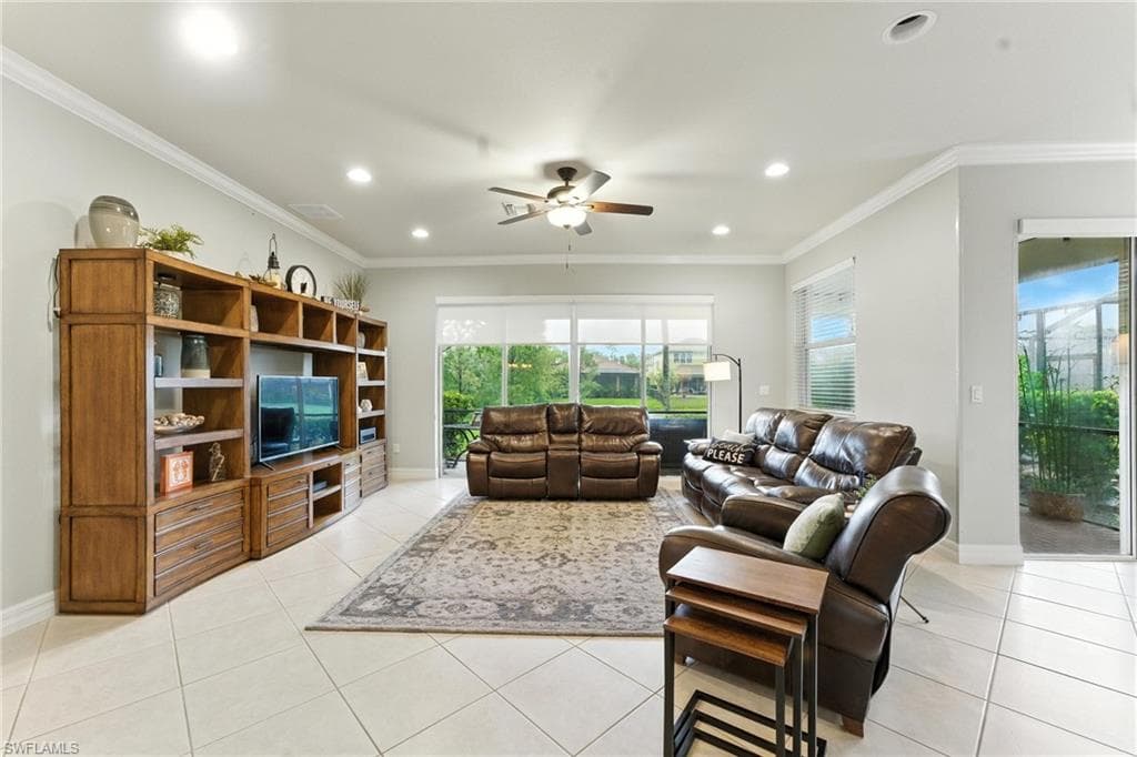 6899 Del Mar Ter, Naples, FL 34105-10