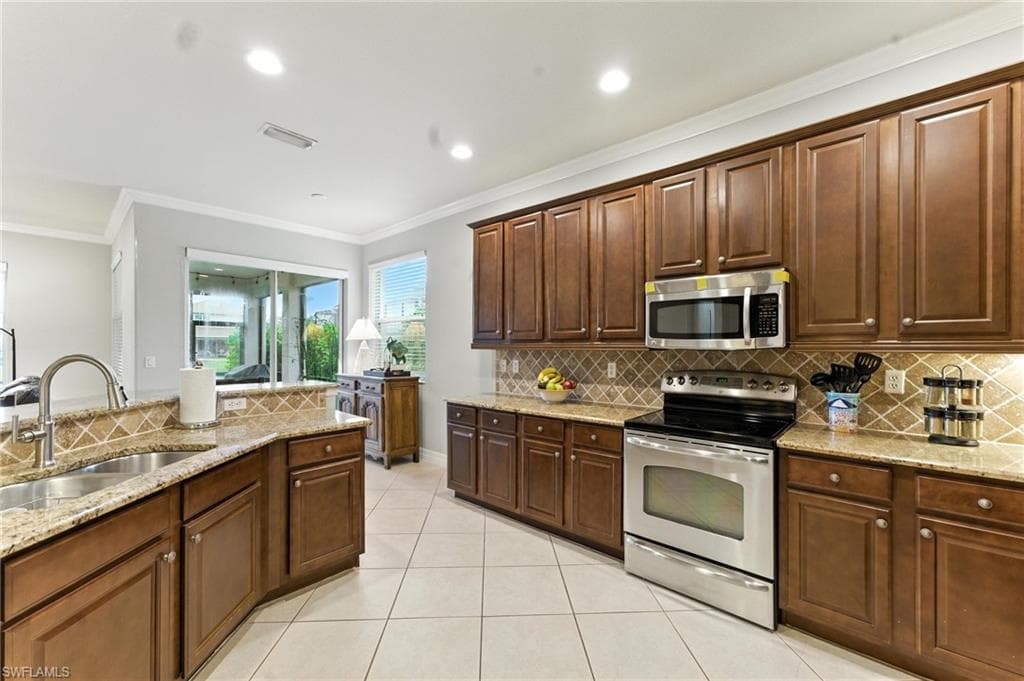 6899 Del Mar Ter, Naples, FL 34105-15