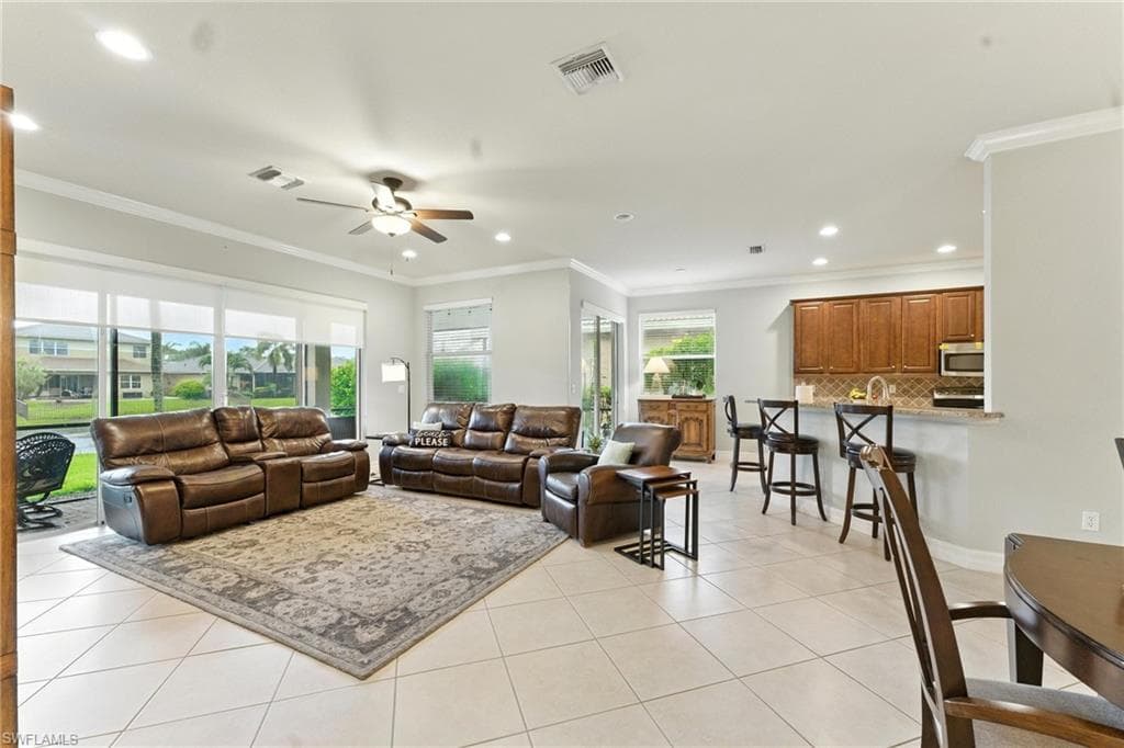 6899 Del Mar Ter, Naples, FL 34105-17