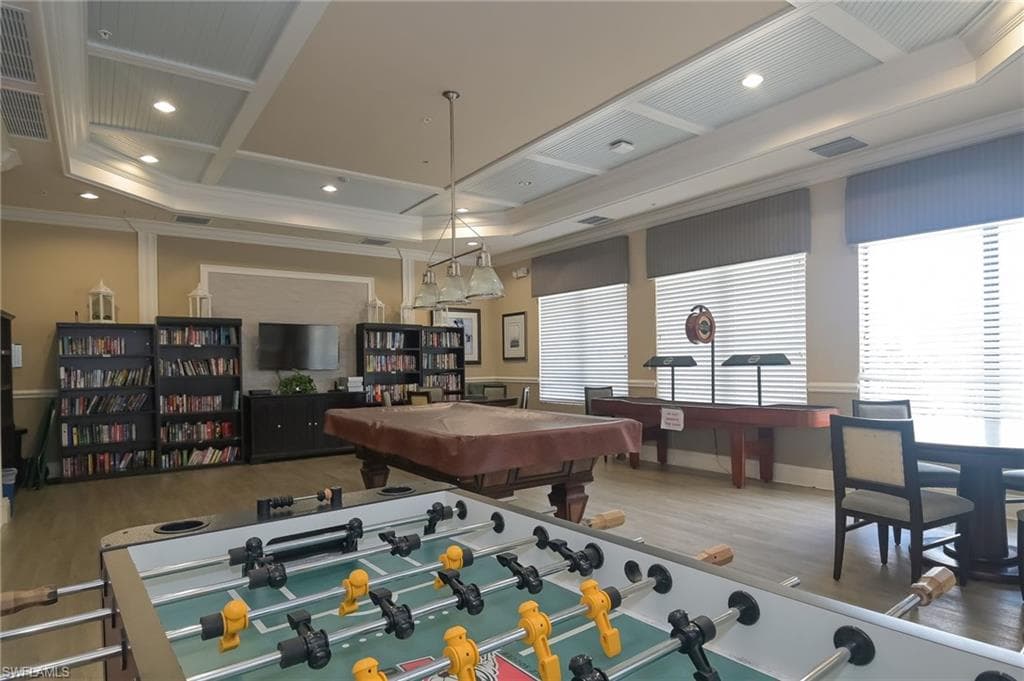 6899 Del Mar Ter, Naples, FL 34105-38