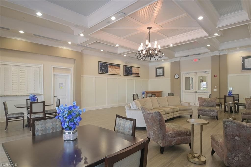6899 Del Mar Ter, Naples, FL 34105-39