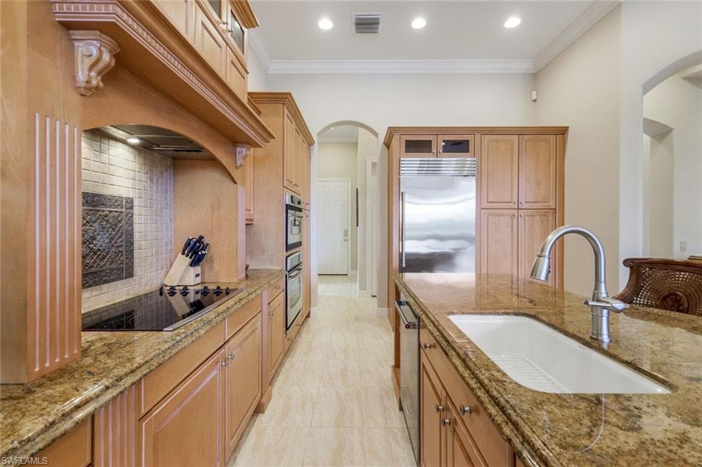 7511 Hogan Ct, Naples, FL 34113-12