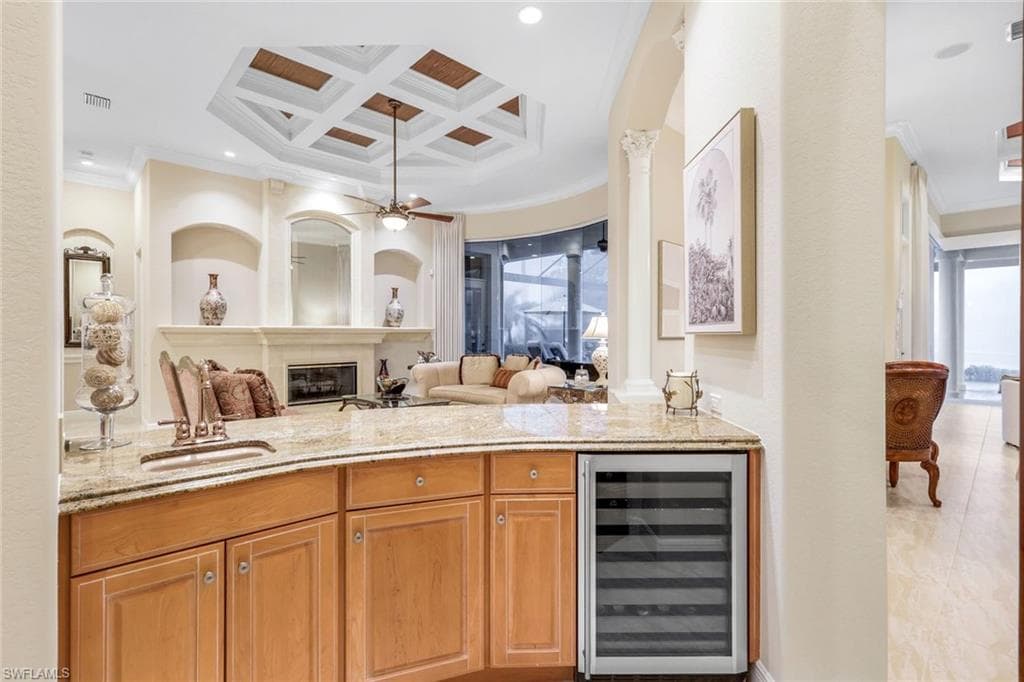 7511 Hogan Ct, Naples, FL 34113-15