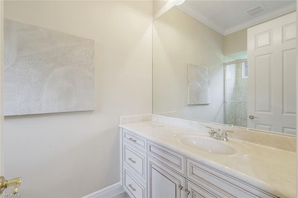 7511 Hogan Ct, Naples, FL 34113-23