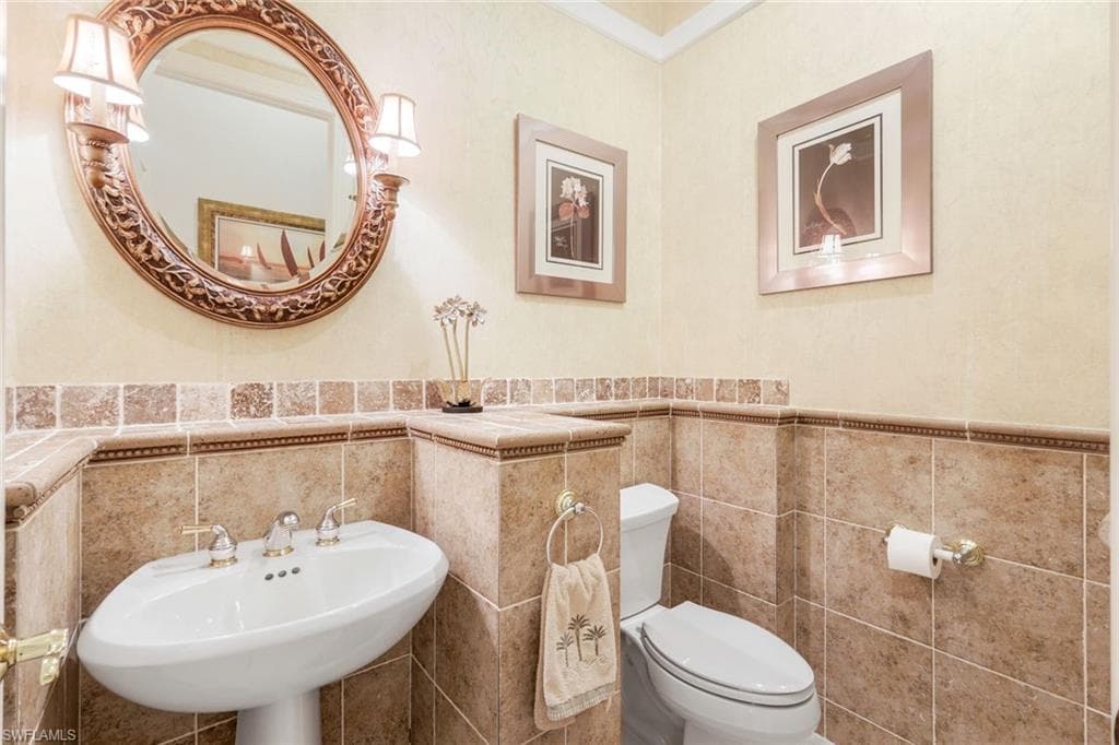 7511 Hogan Ct, Naples, FL 34113-27