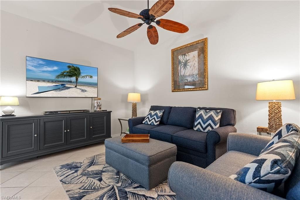 1057 Silverstrand Dr, Naples, FL 34110-4