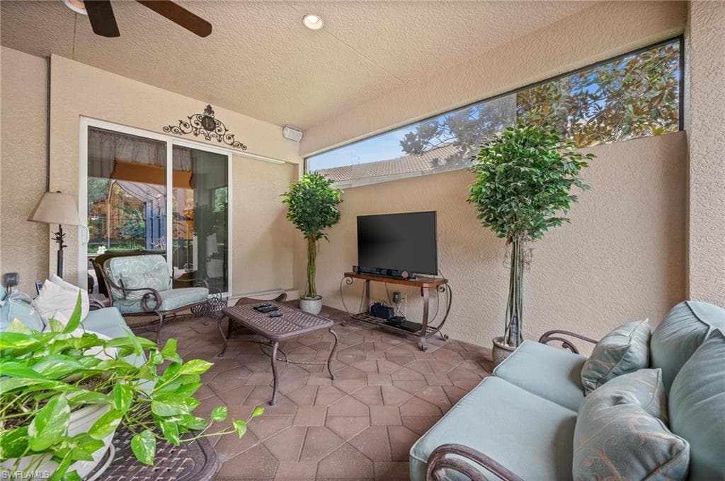 5802 Hammock Isles Dr, Naples, FL 34119-37