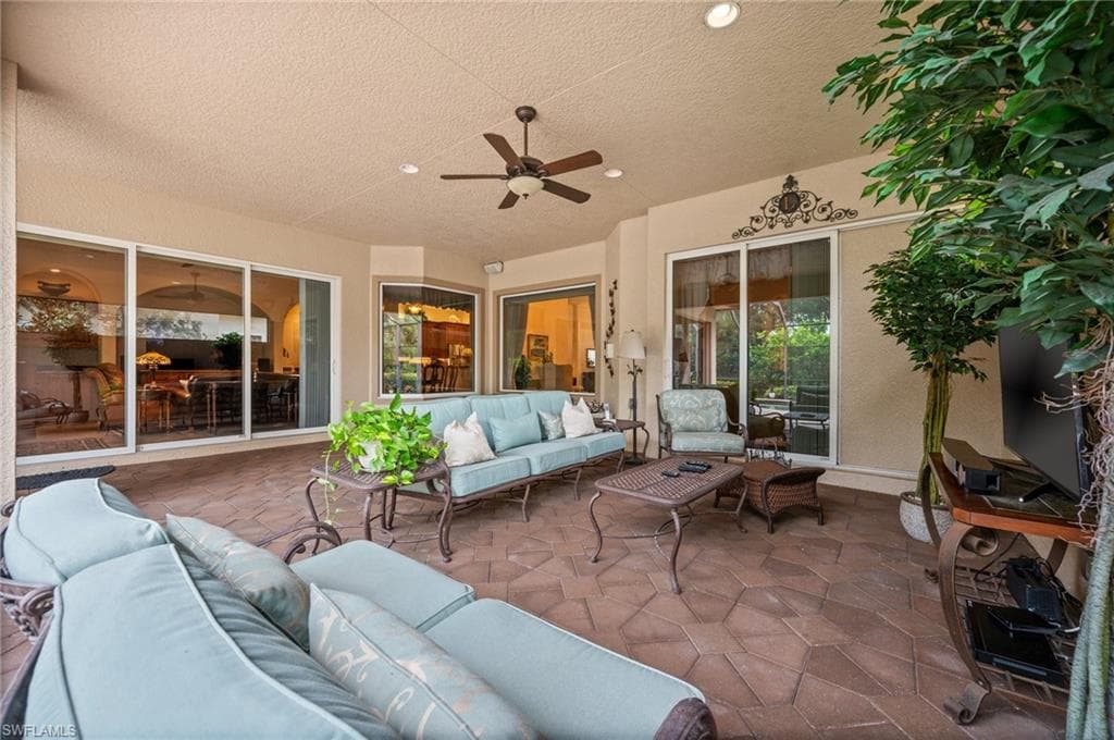 5802 Hammock Isles Dr, Naples, FL 34119-38