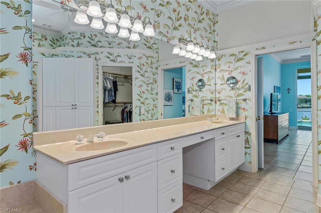 1824 Bahama Ave, Marco Island, FL 34145-18