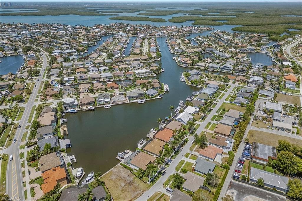 1824 Bahama Ave, Marco Island, FL 34145-45