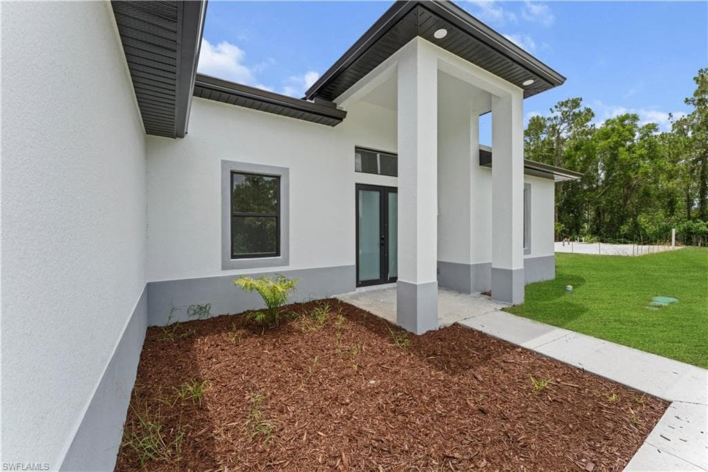 353 Nathan Ave, Lehigh Acres, FL 33974-4