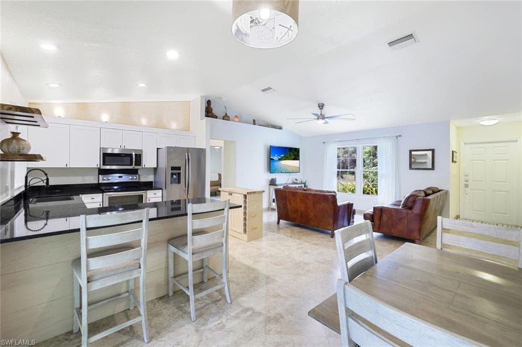 4710 1st Ave NW, Naples, FL 34119-10