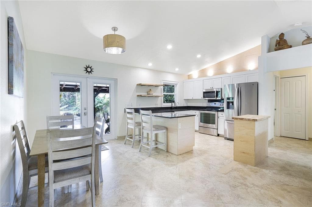4710 1st Ave NW, Naples, FL 34119-12