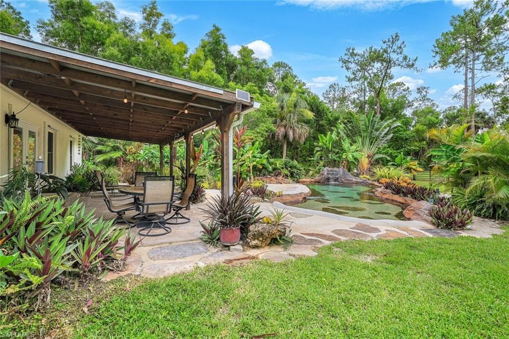 4710 1st Ave NW, Naples, FL 34119-21