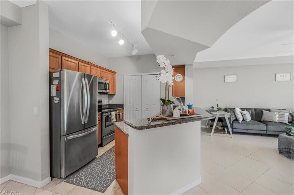 13010 Positano Cir 206, Naples, FL 34105-11