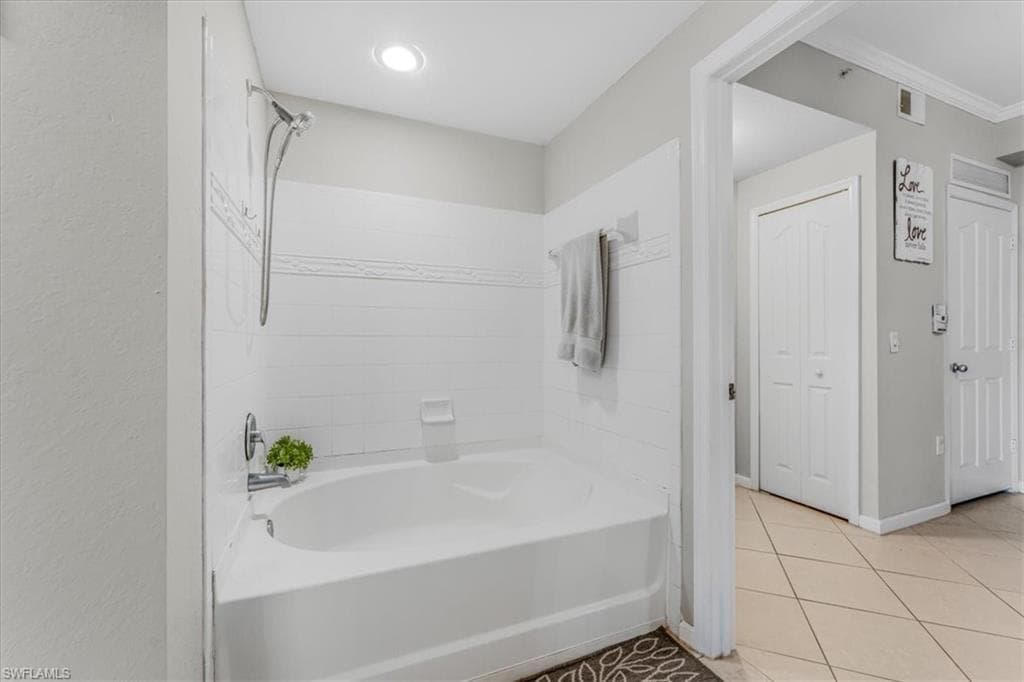 13010 Positano Cir 206, Naples, FL 34105-15