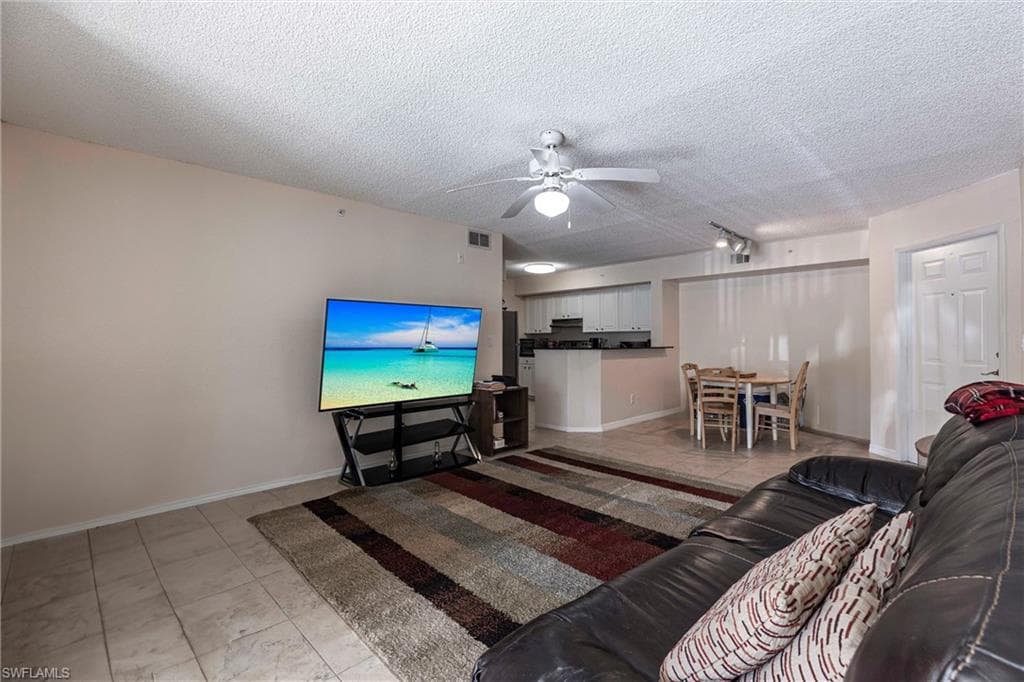 8225 Ibis Club Dr 203, Naples, FL 34104-5