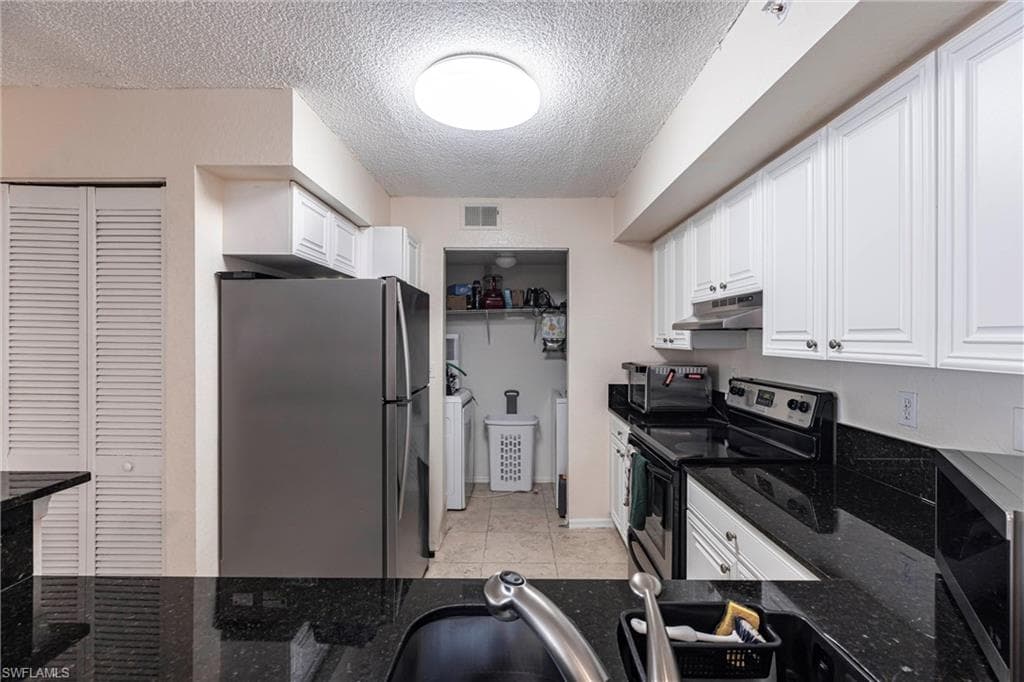 8225 Ibis Club Dr 203, Naples, FL 34104-7