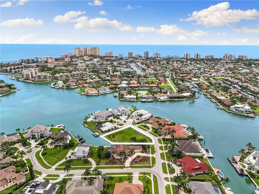 1331 Forrest Ct, Marco Island, FL 34145-5