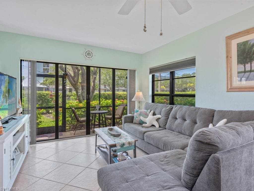 27 Greenbrier St 109, Marco Island, FL 34145-9