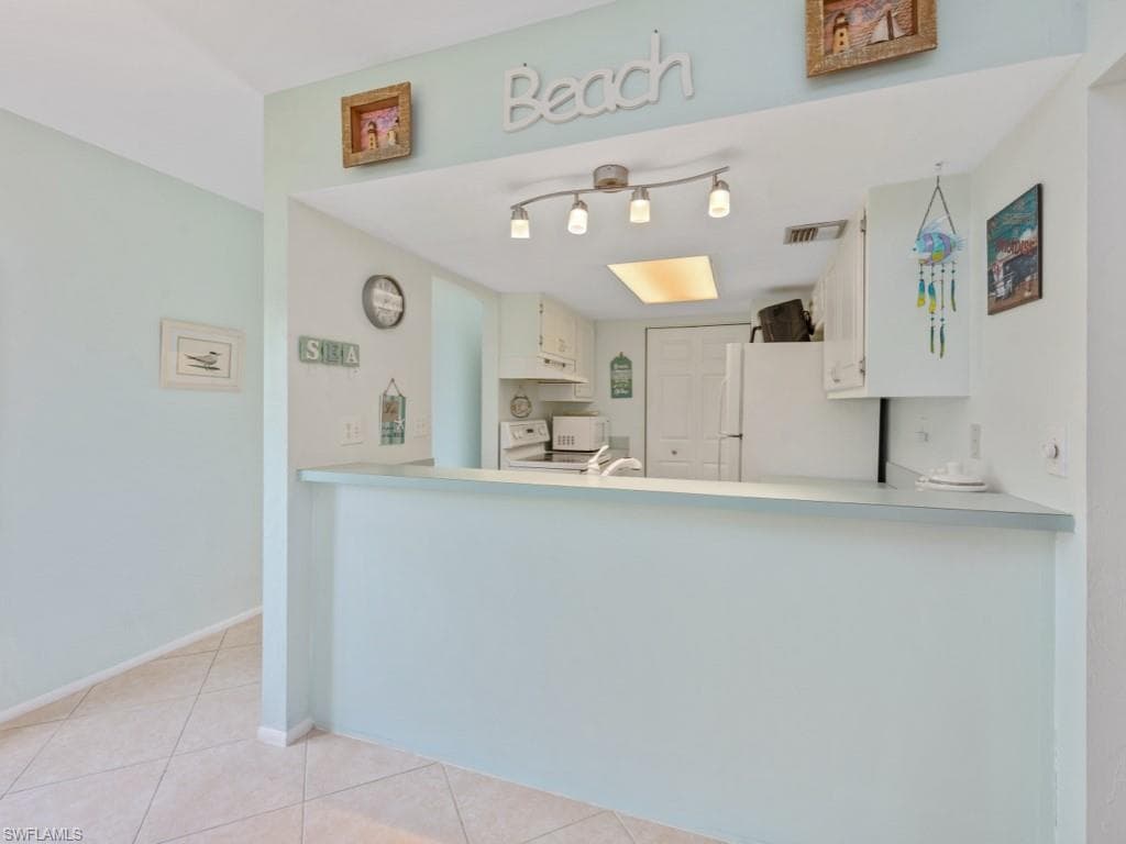 27 Greenbrier St 109, Marco Island, FL 34145-15
