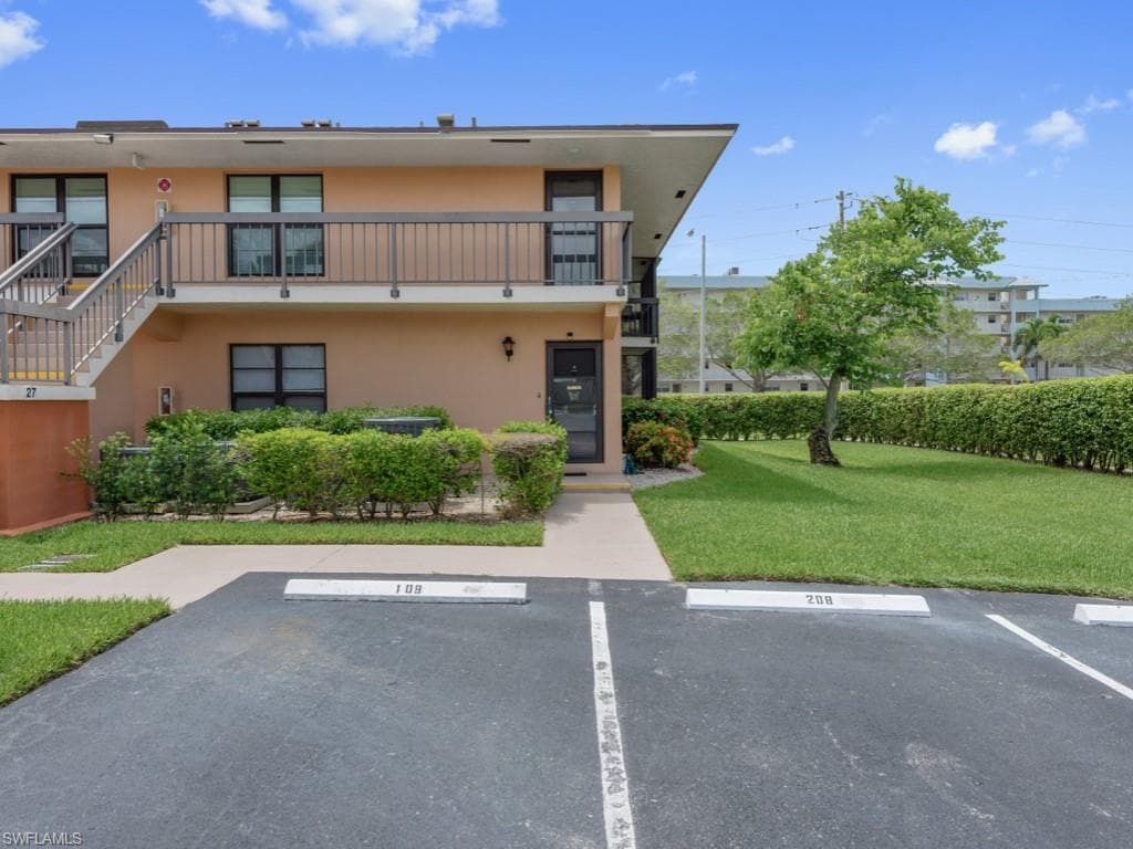 27 Greenbrier St 109, Marco Island, FL 34145-22
