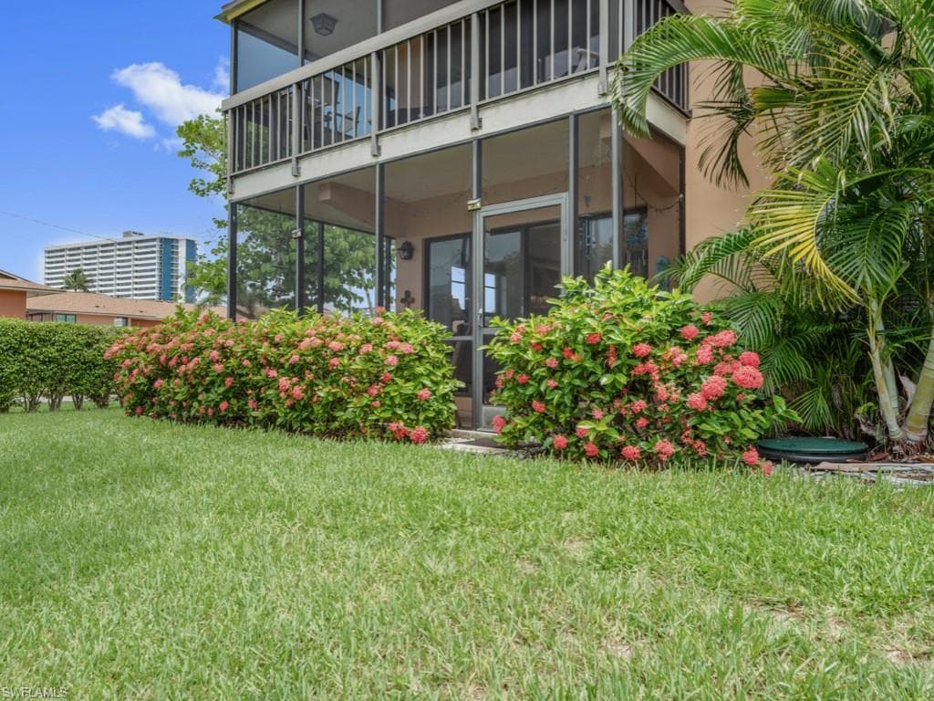 27 Greenbrier St 109, Marco Island, FL 34145-7