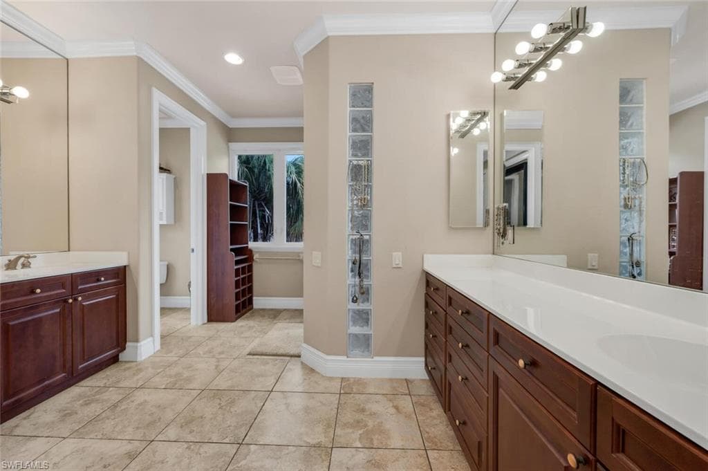 240 17th St SW, Naples, FL 34117-14
