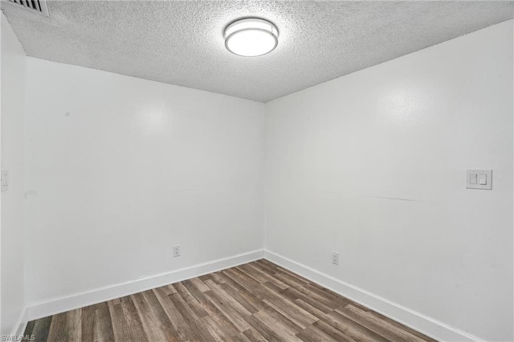201-5 Santa Clara Dr 201, Naples, FL 34104-11