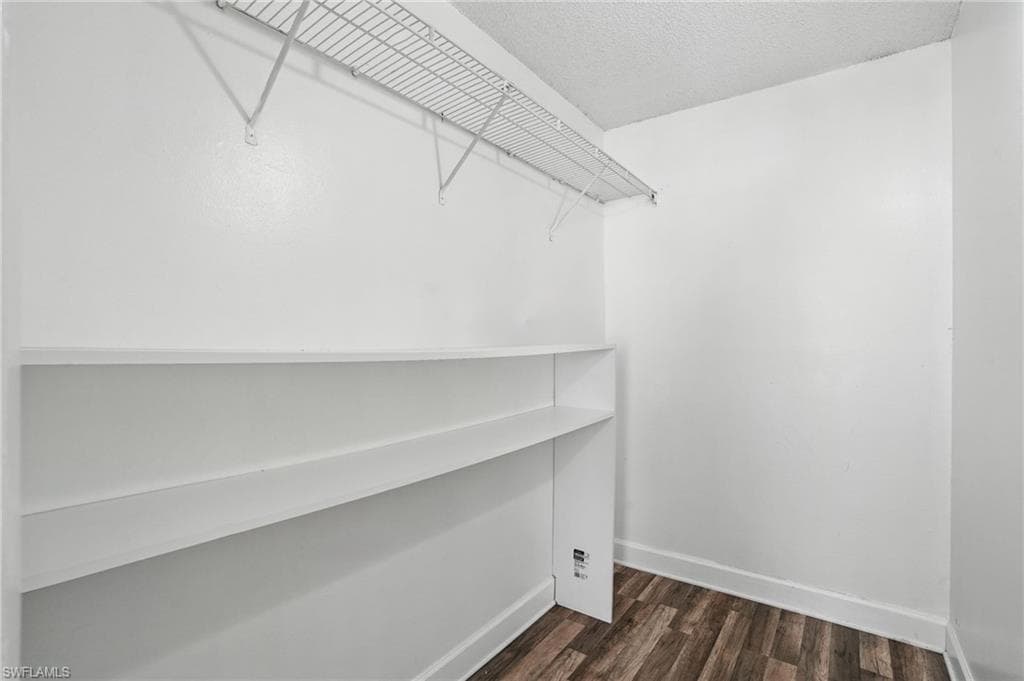 201-5 Santa Clara Dr 201, Naples, FL 34104-17