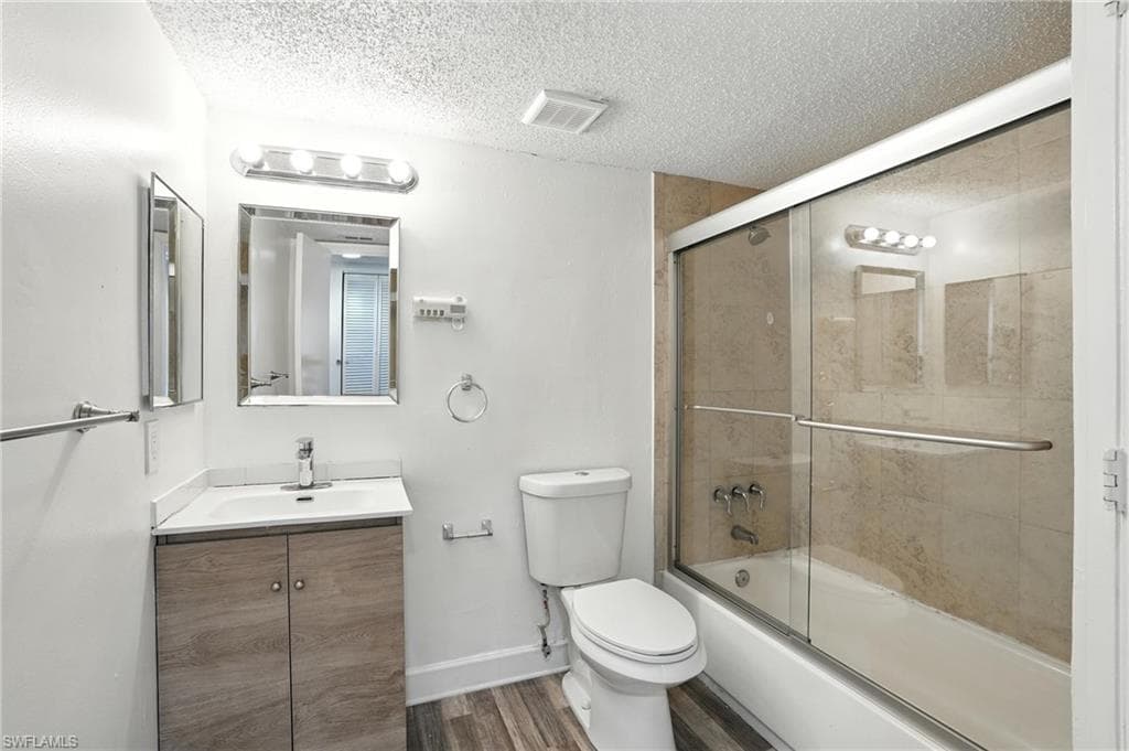 201-5 Santa Clara Dr 201, Naples, FL 34104-18
