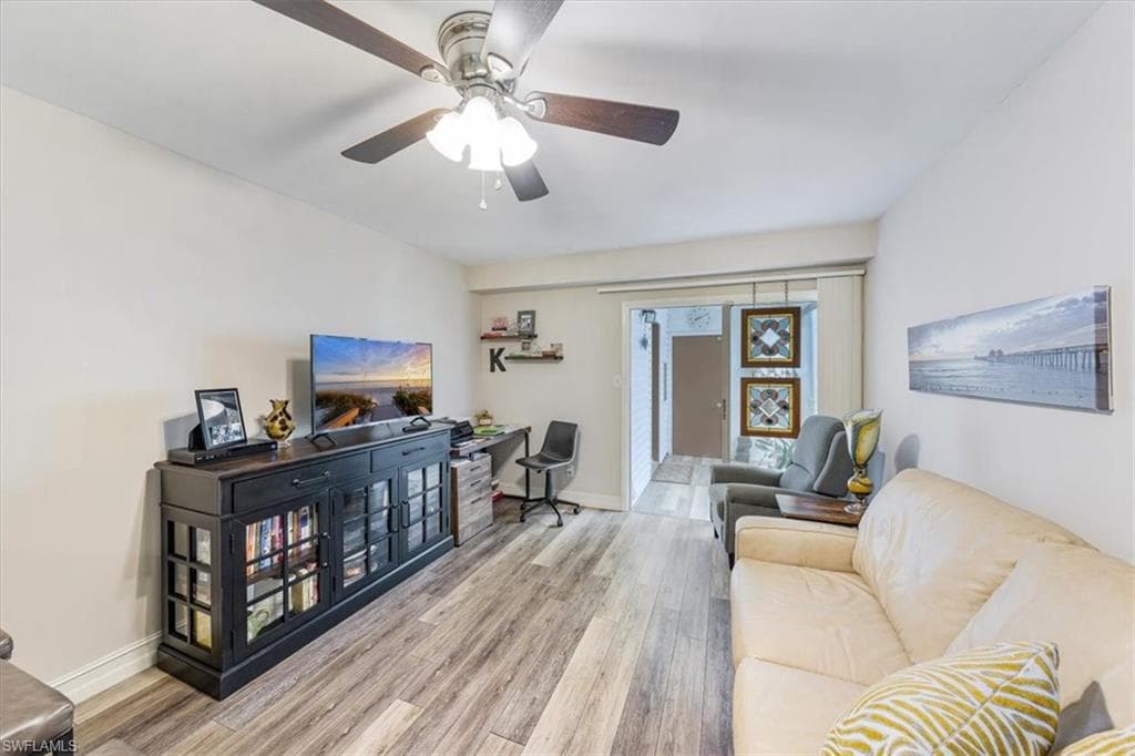 402 Bristle Cone Ln 2, Naples, FL 34113-4