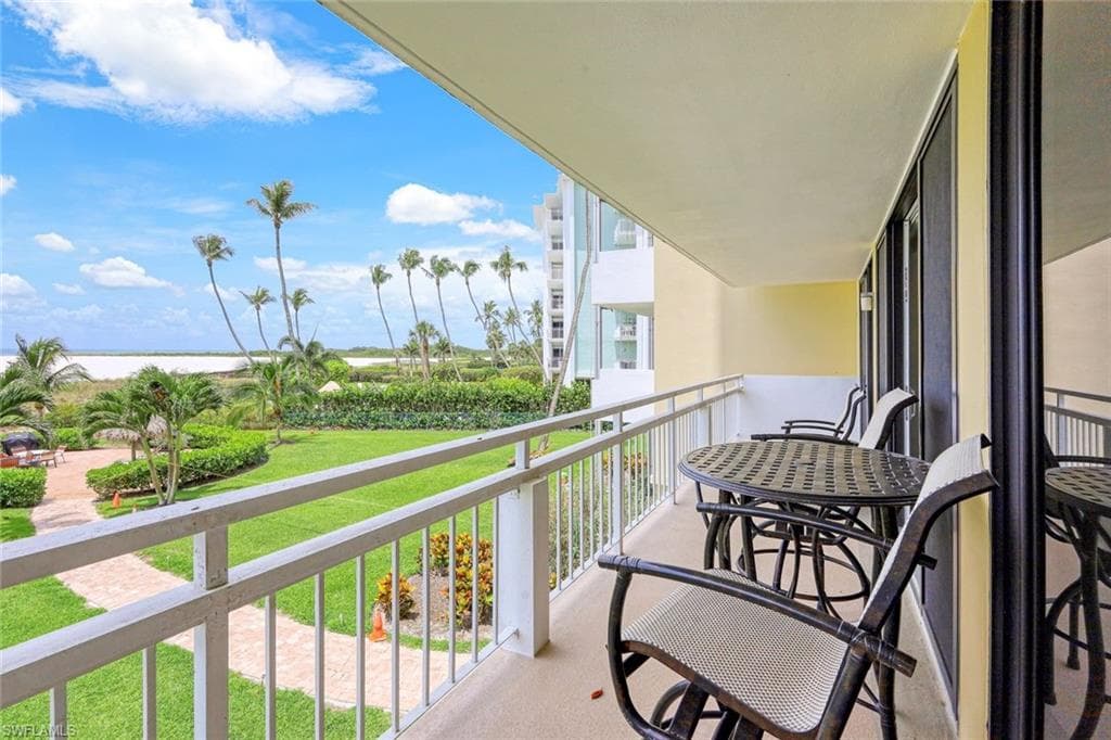 180 Seaview Ct 215, Marco Island, FL 34145-16