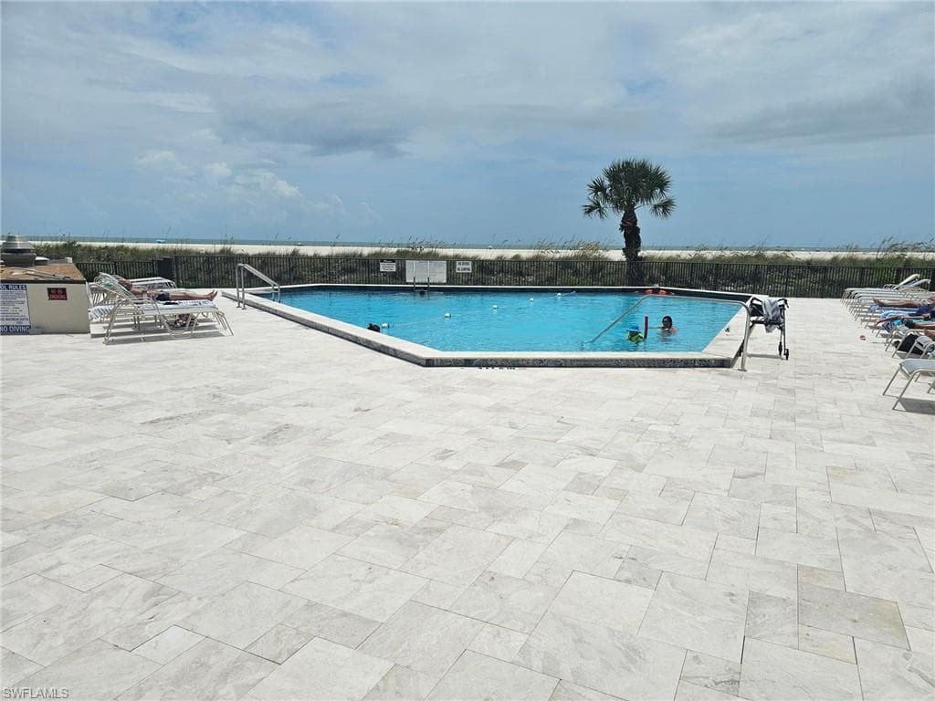 180 Seaview Ct 215, Marco Island, FL 34145-19