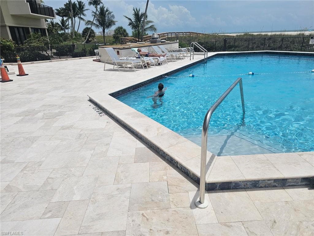 180 Seaview Ct 215, Marco Island, FL 34145-20