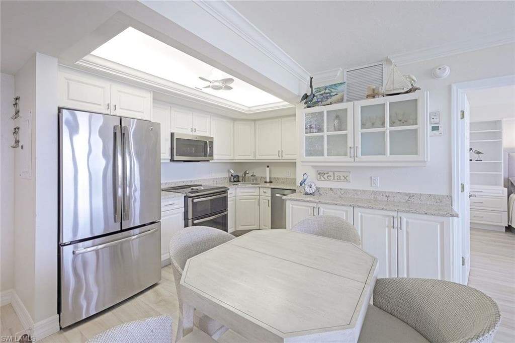 180 Seaview Ct 215, Marco Island, FL 34145-6