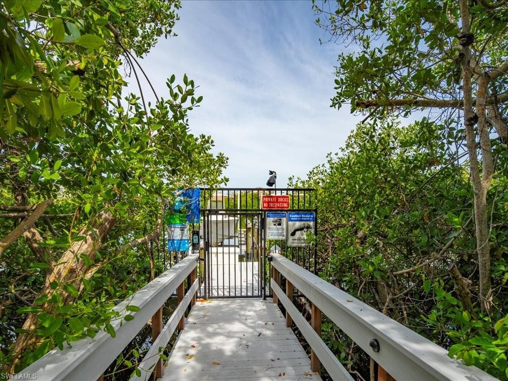 244c Wiggins Bay Dr, Naples, FL 34110-14