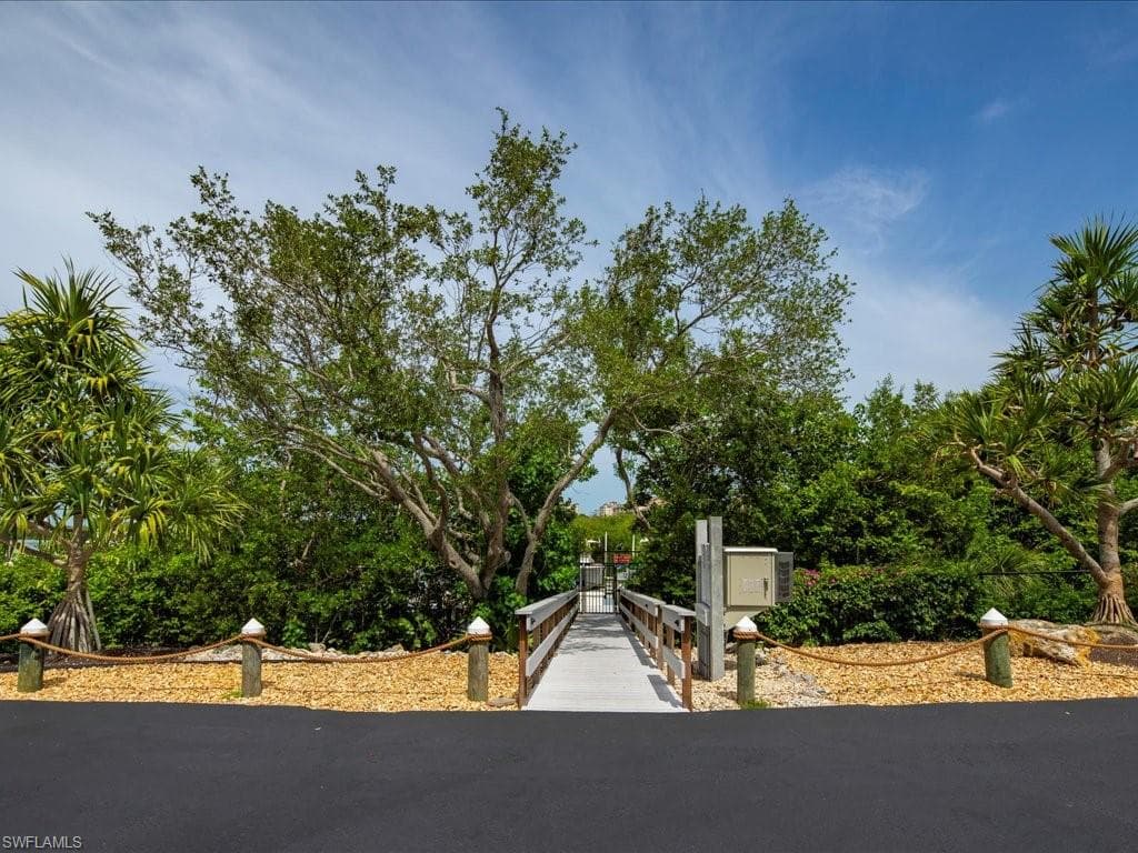 244c Wiggins Bay Dr, Naples, FL 34110-15