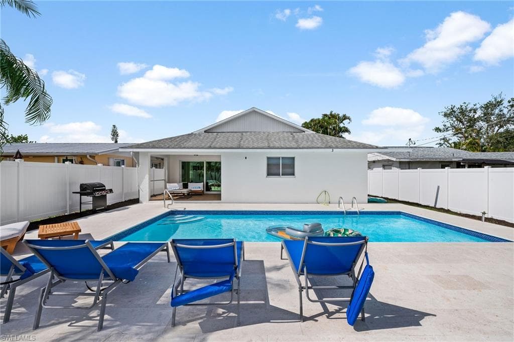 664 102nd Ave N, Naples, FL 34108-6