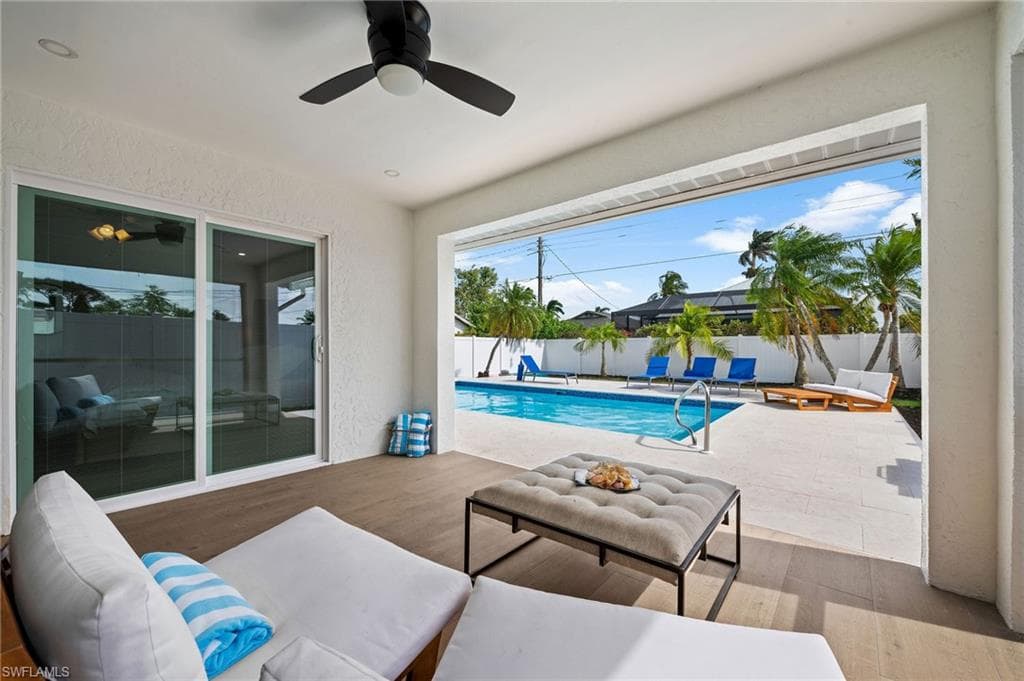 664 102nd Ave N, Naples, FL 34108-7