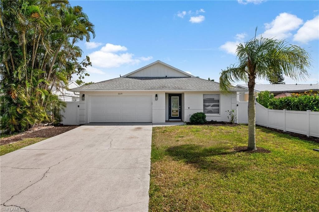 664 102nd Ave N, Naples, FL 34108-8
