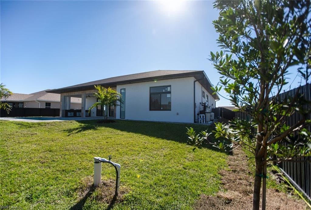 1817 17th St, Cape Coral, FL 33909-25
