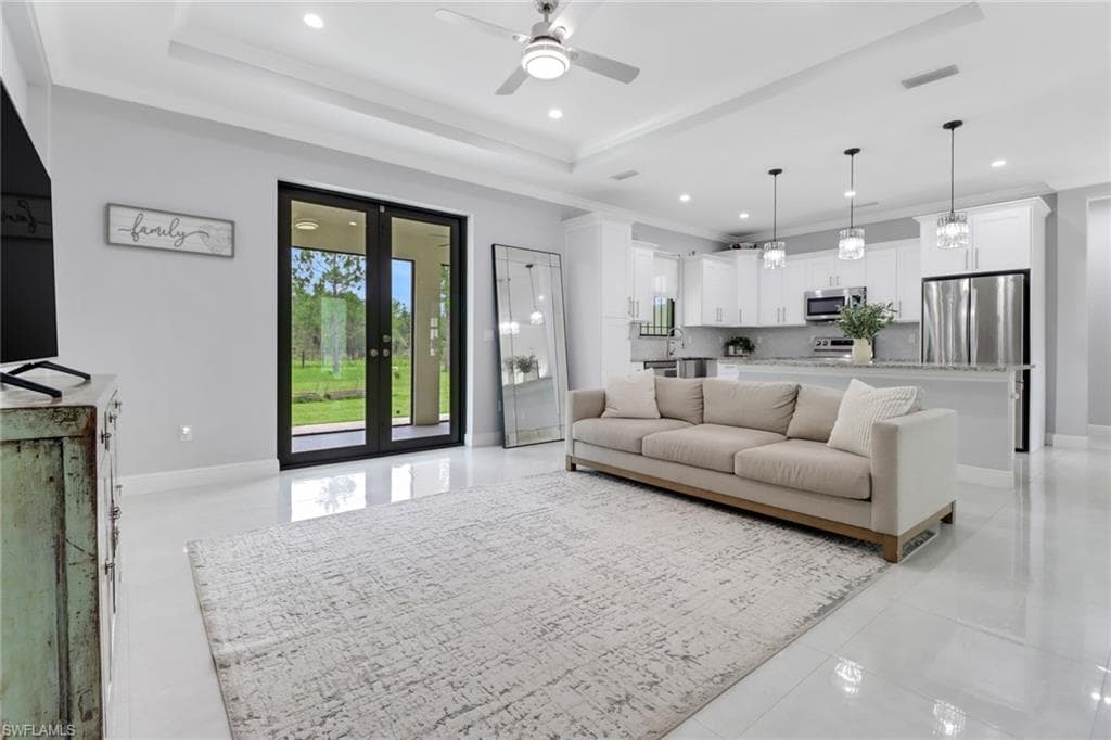 3517 50th Ave NE, Naples, FL 34120-9