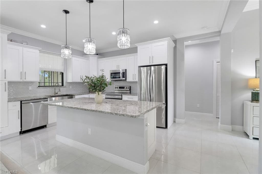 3517 50th Ave NE, Naples, FL 34120-11