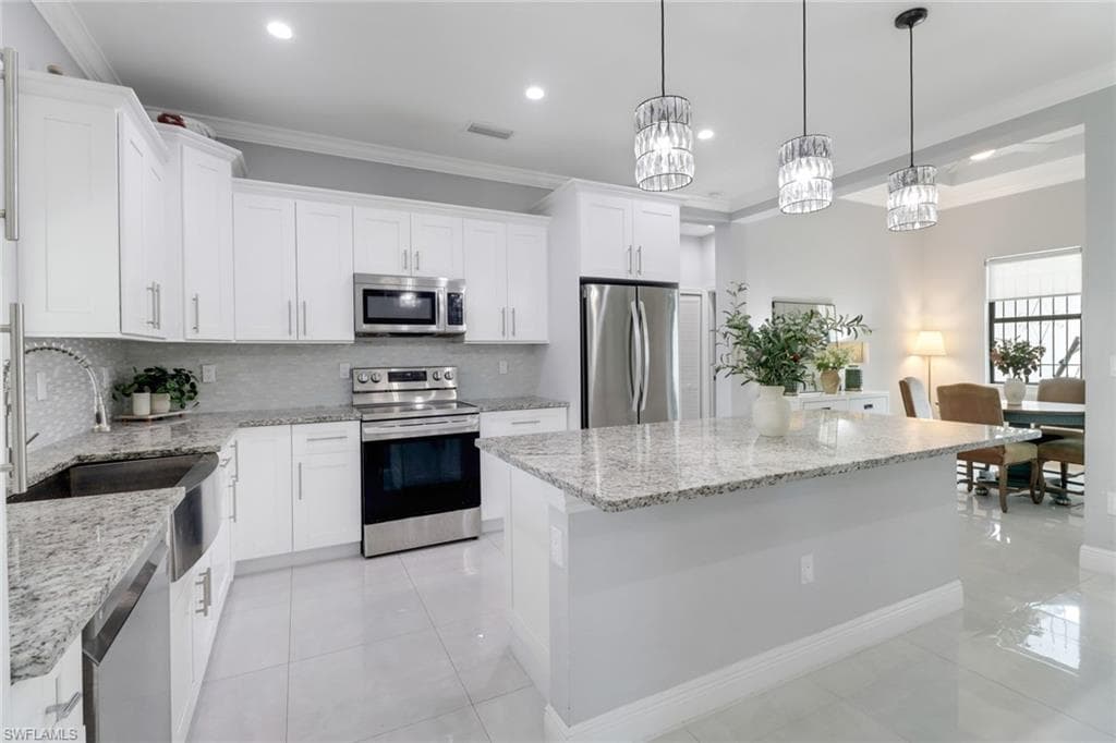 3517 50th Ave NE, Naples, FL 34120-14