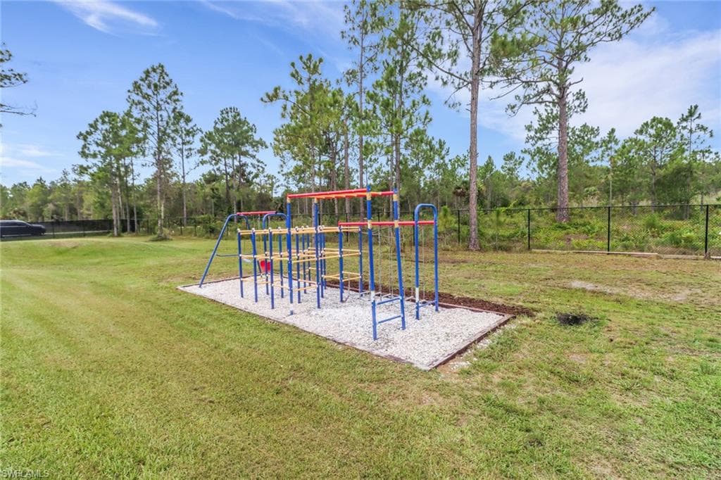 3517 50th Ave NE, Naples, FL 34120-32