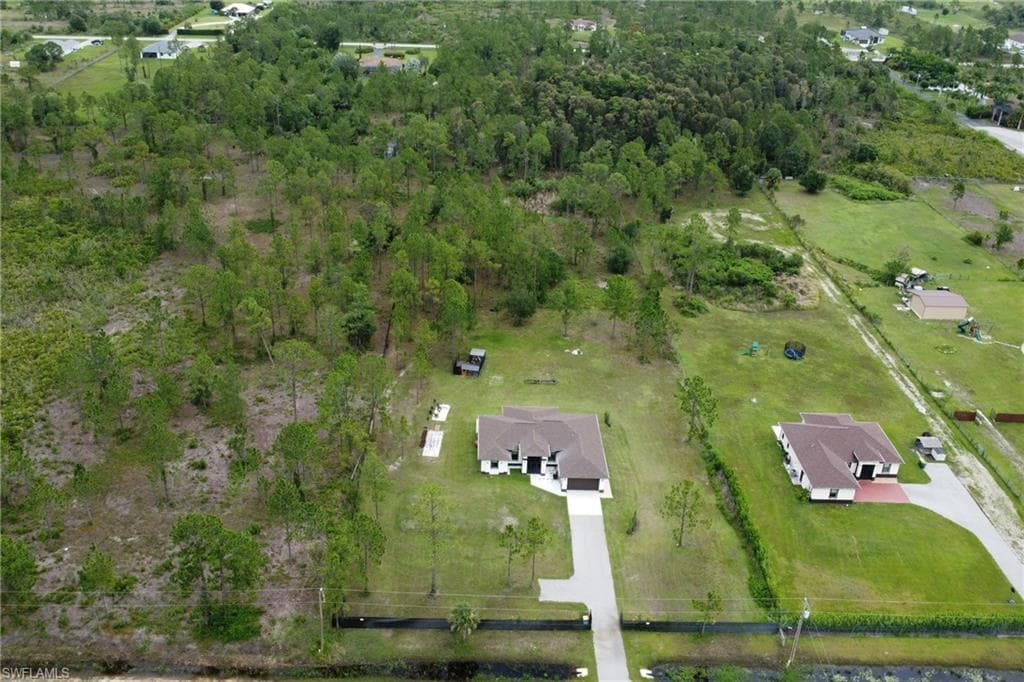 3517 50th Ave NE, Naples, FL 34120-35
