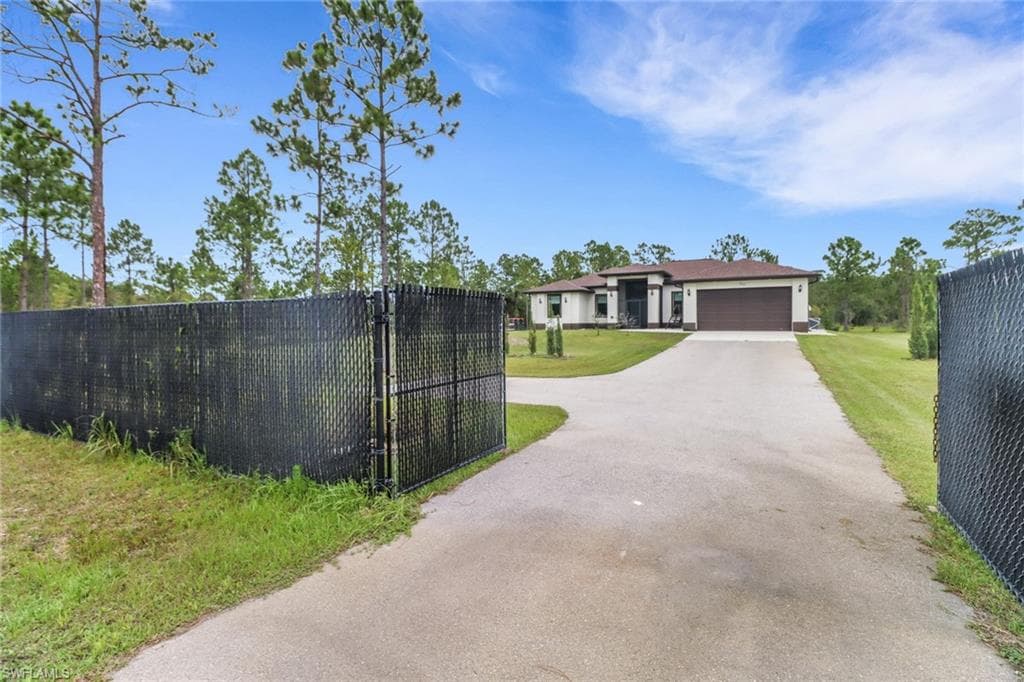 3517 50th Ave NE, Naples, FL 34120-4